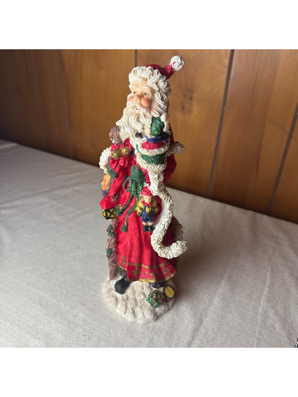 Vintage Christmas Santa Figurine With Children Toys Wreath 11 Hand Painted Resin - Picture 5 of 7